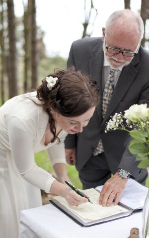 Bride-Signs-Register-7004